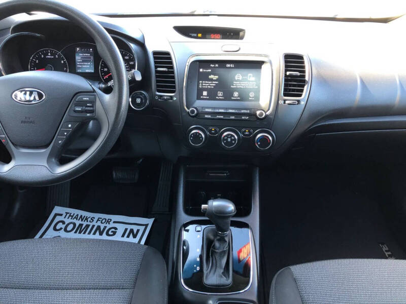 2017 Kia Forte5 LX