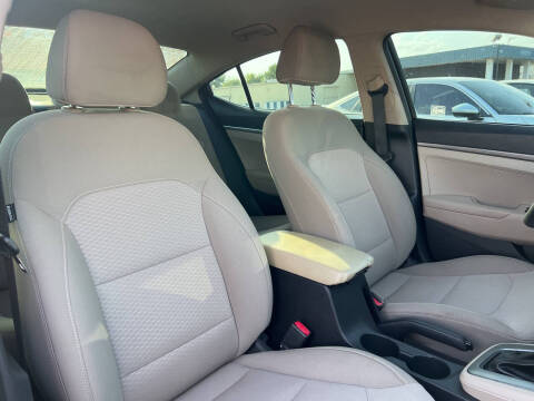 2020 Hyundai Elantra SE