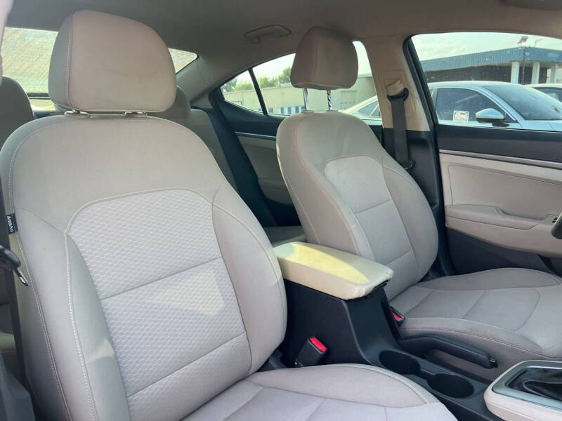 2020 Hyundai Elantra SE