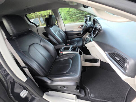 2019 Chrysler Pacifica Touring L Plus