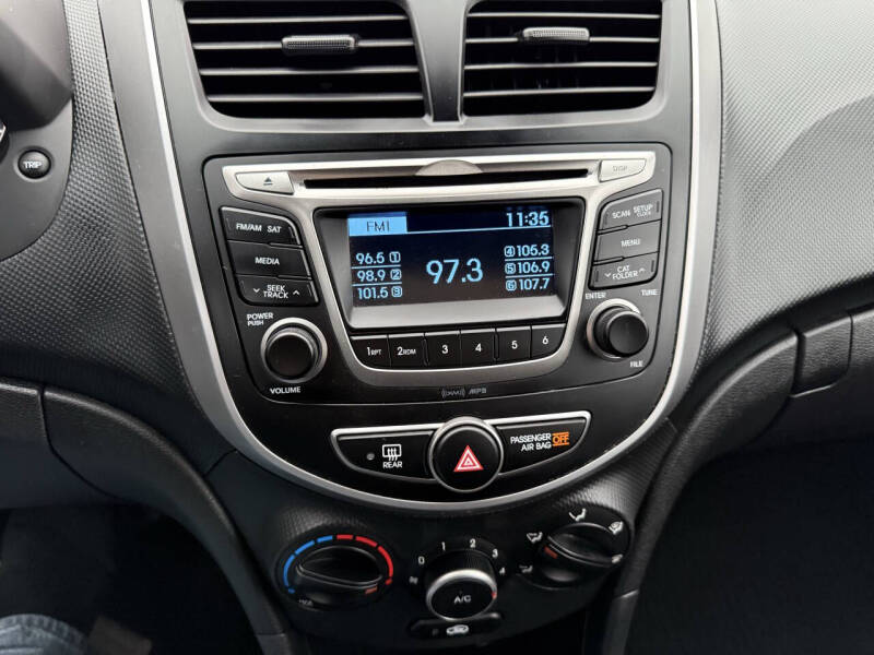 2017 Hyundai Accent SE