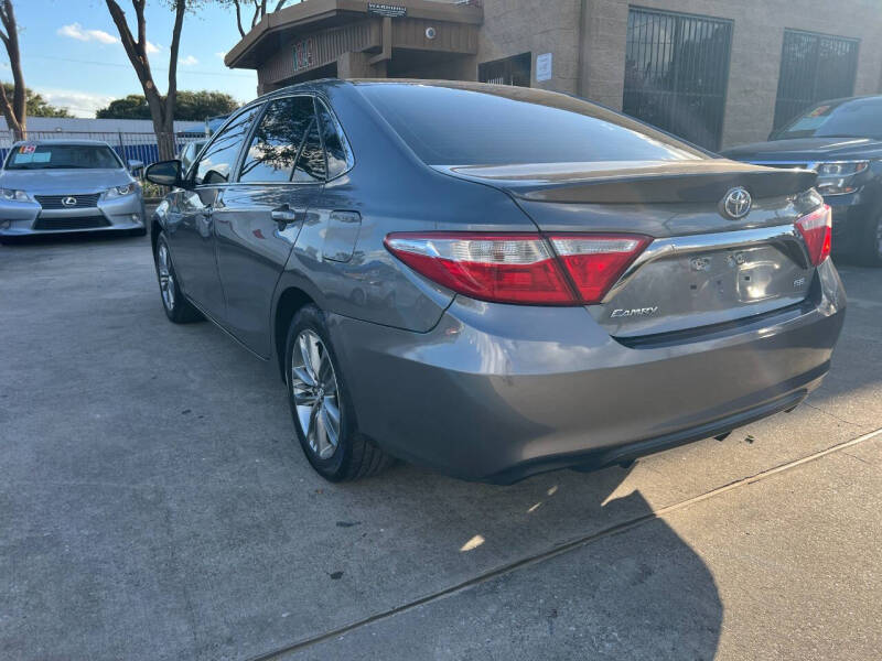 2017 Toyota Camry SE
