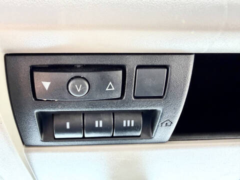 2008 Jeep Commander Sport