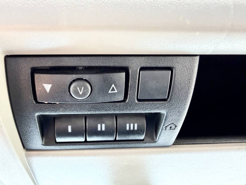 2008 Jeep Commander Sport