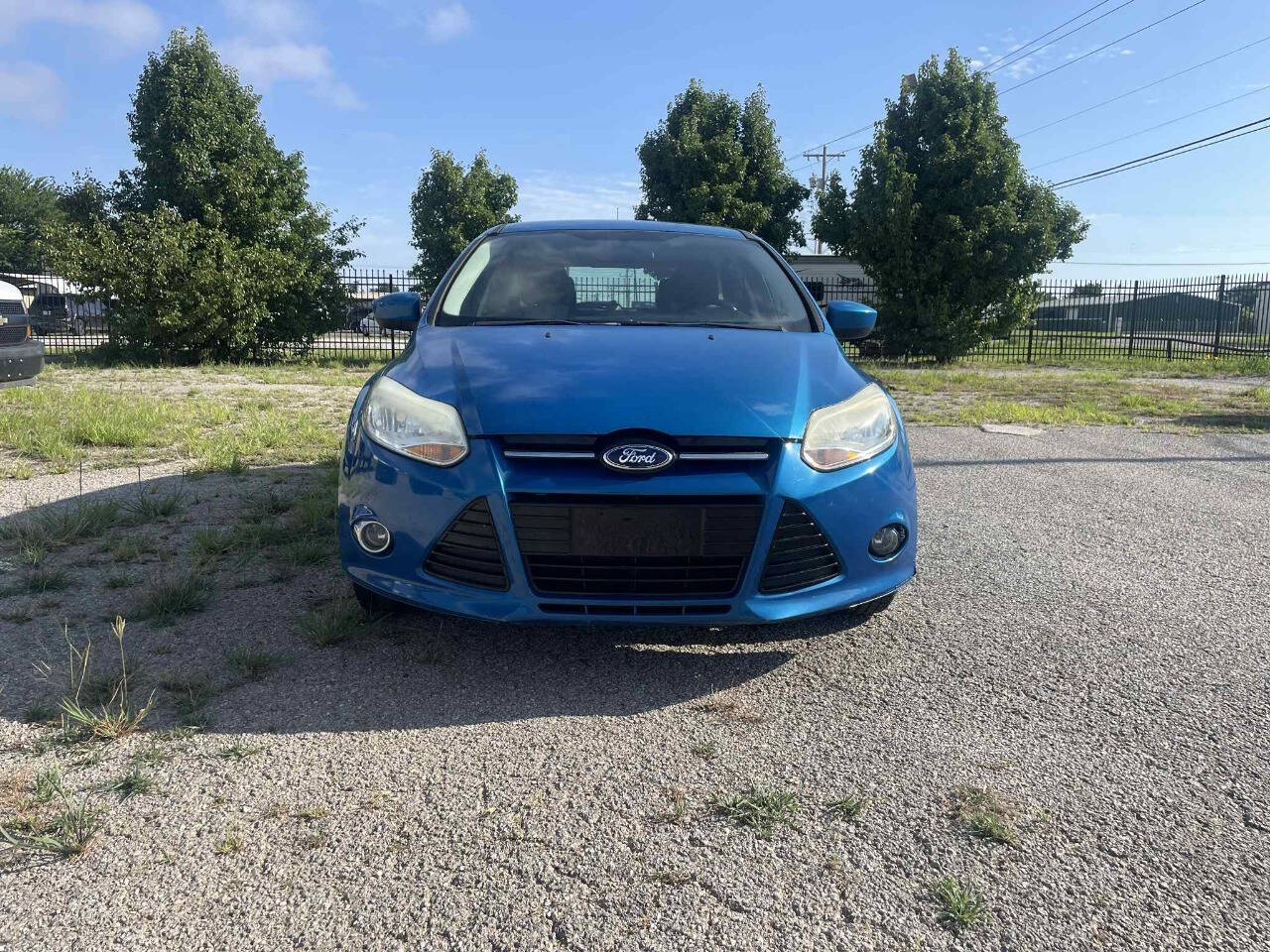 Blue 2012 Ford Focus SE SE 4dr Hatchback 2