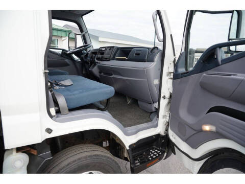 2015 Mitsubishi Fuso FE180