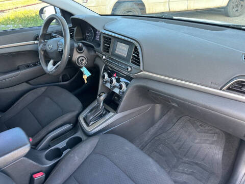 2019 Hyundai Elantra SE
