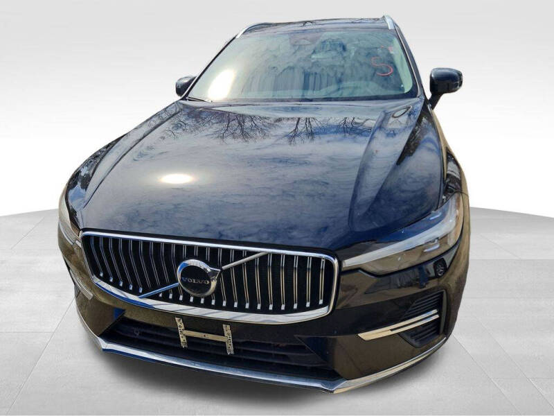2023 Volvo XC60 B5 Plus Bright Theme