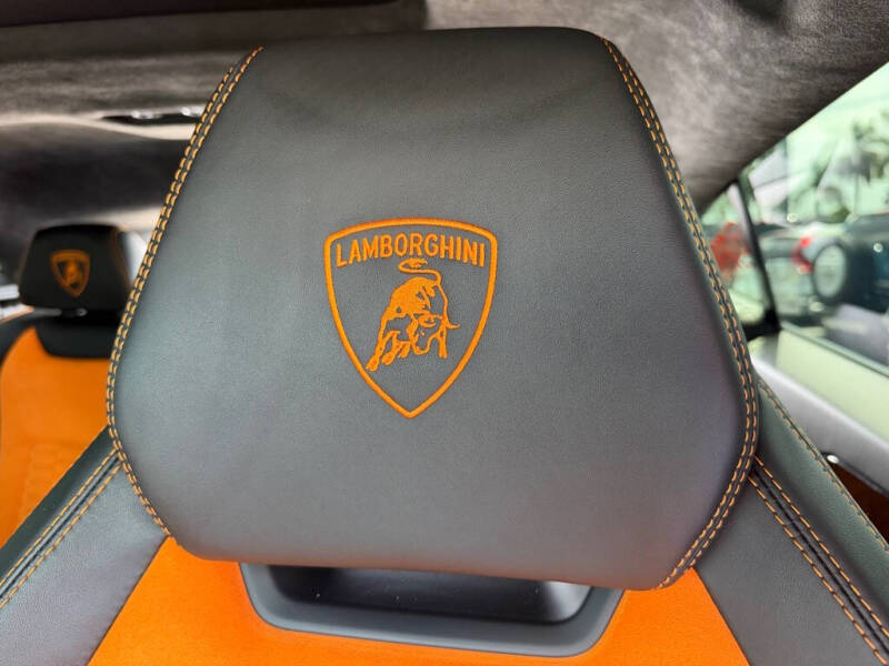 2022 Lamborghini Urus