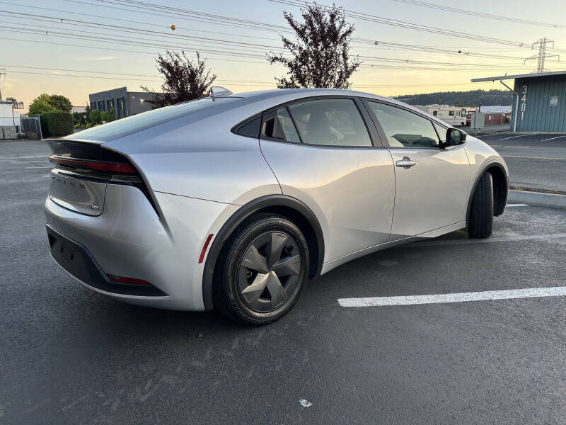 2024 Toyota Prius LE