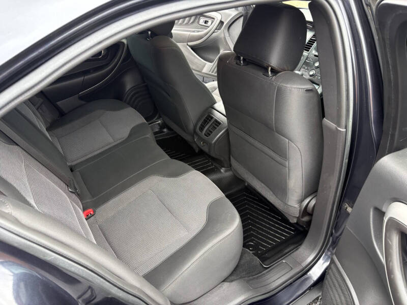 2017 Ford Taurus SEL