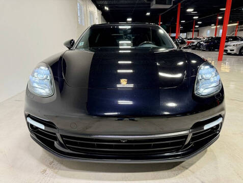 2018 Porsche Panamera 4