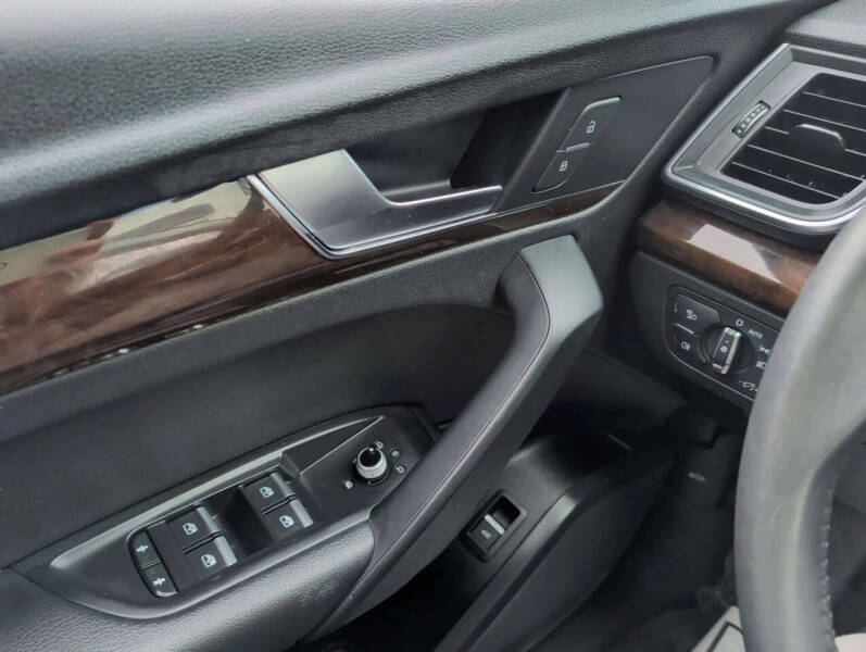 2019 Audi Q5 quattro Premium 45 TFSI