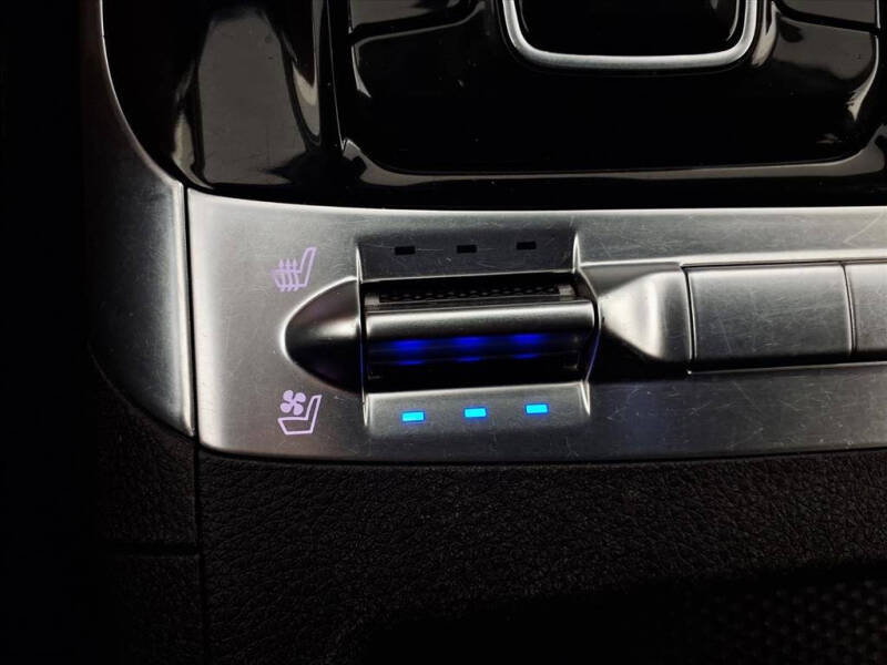 2023 Kia Carnival SX