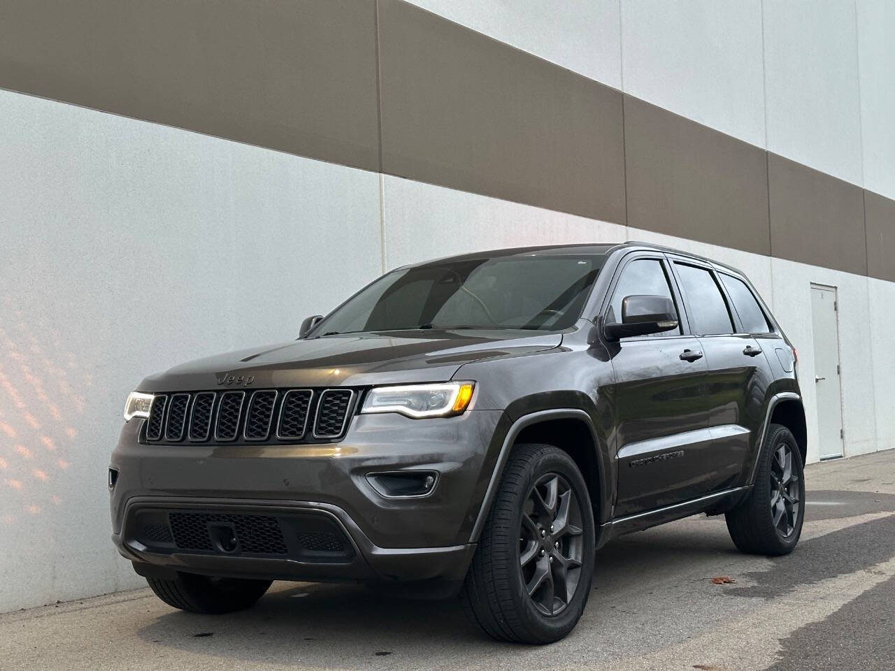 2021 Jeep Grand Cherokee for sale at Phoenix Motor Co in Romulus, MI