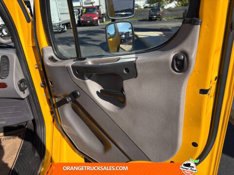 2019 Freightliner M2 106