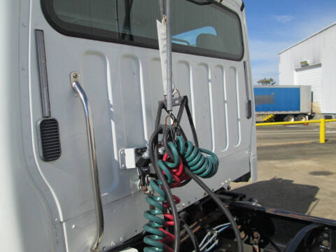 2005 Freightliner Business class M2