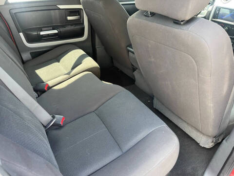 2009 Mitsubishi Raider LS