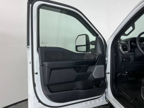 2025 Ford F-450 Super Duty Platinum