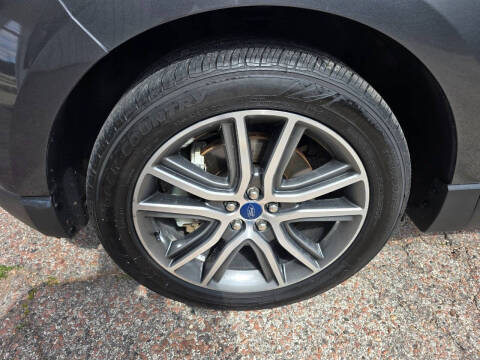 2020 Ford Edge Titanium
