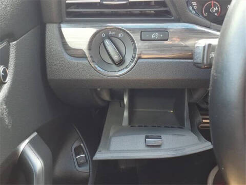 2022 Volkswagen Passat R-Line