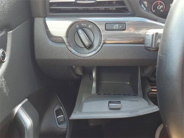 2022 Volkswagen Passat R-Line