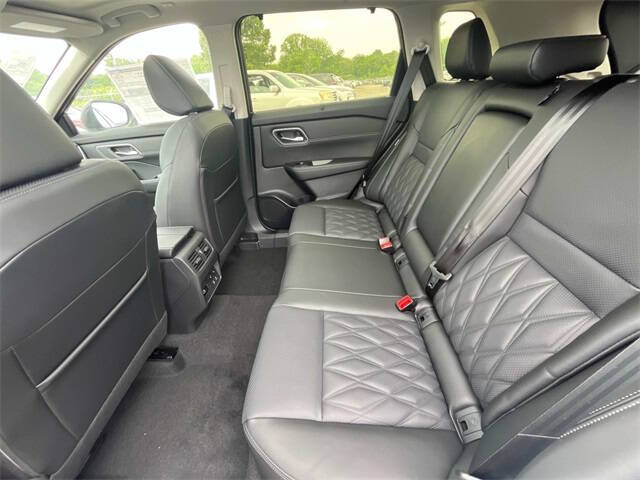 2025 Nissan Rogue Platinum