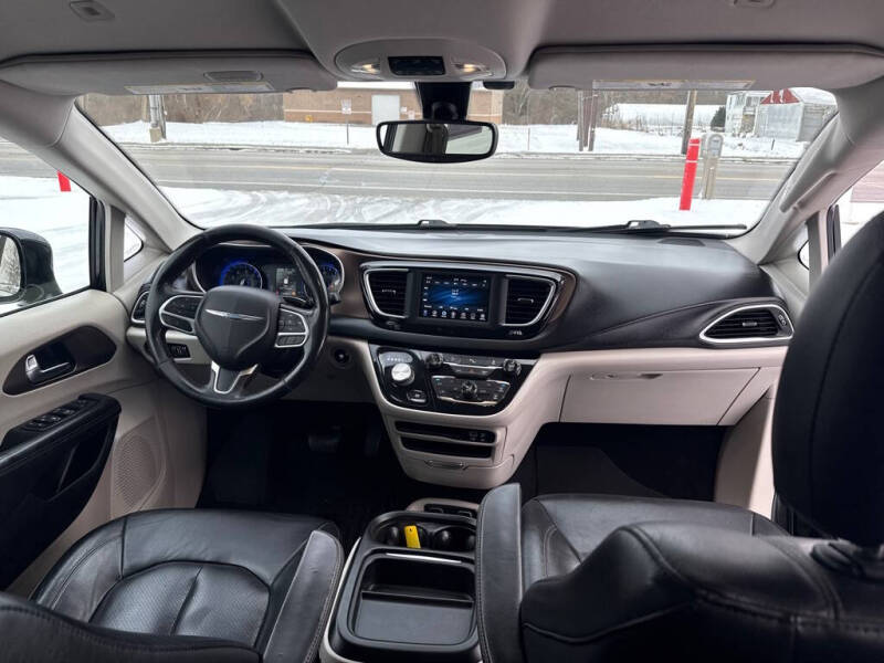2019 Chrysler Pacifica Touring L