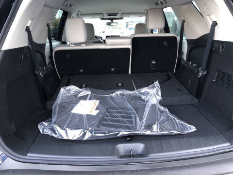 2025 Nissan Pathfinder SV