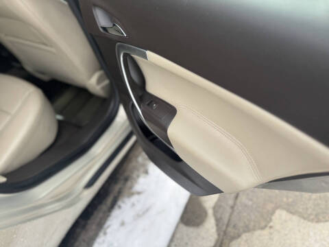 2012 Buick Regal Premium 2