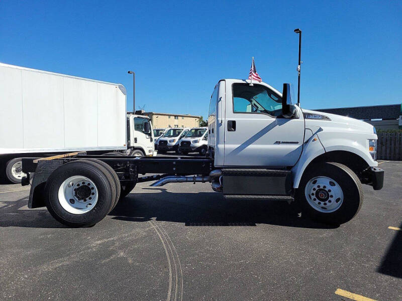 2025 Ford F-750 Super Duty