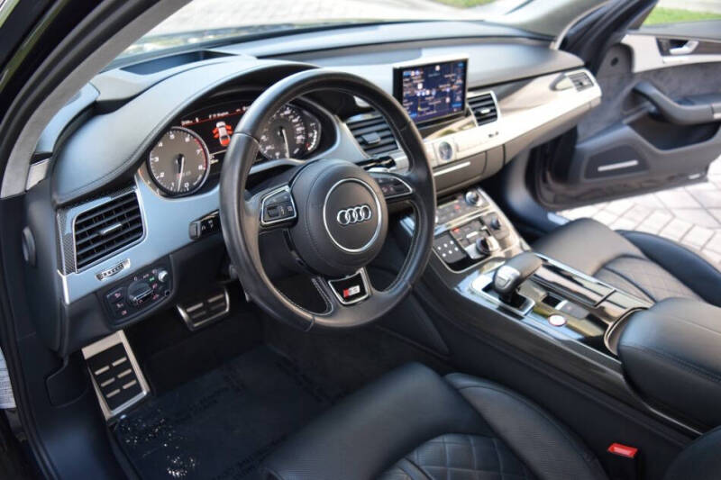 2015 Audi S8 4.0T quattro