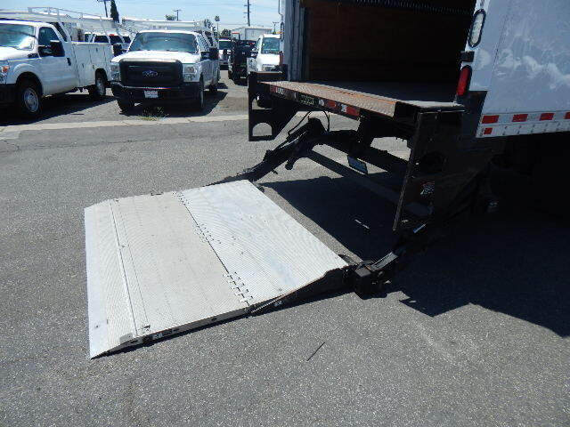 2016 Freightliner M2 106