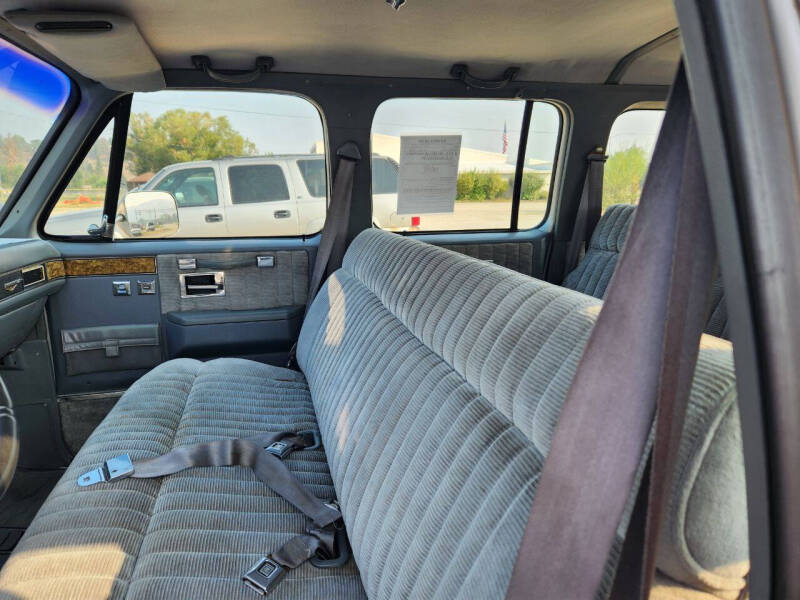 1990 Chevrolet Suburban V2500