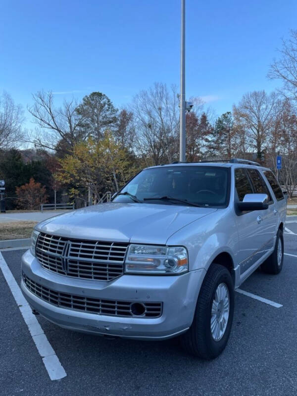 2012 Lincoln Navigator Base photo 2