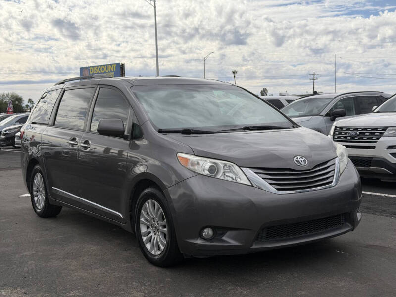 2016 Toyota Sienna XLE Premium 8-Passenger