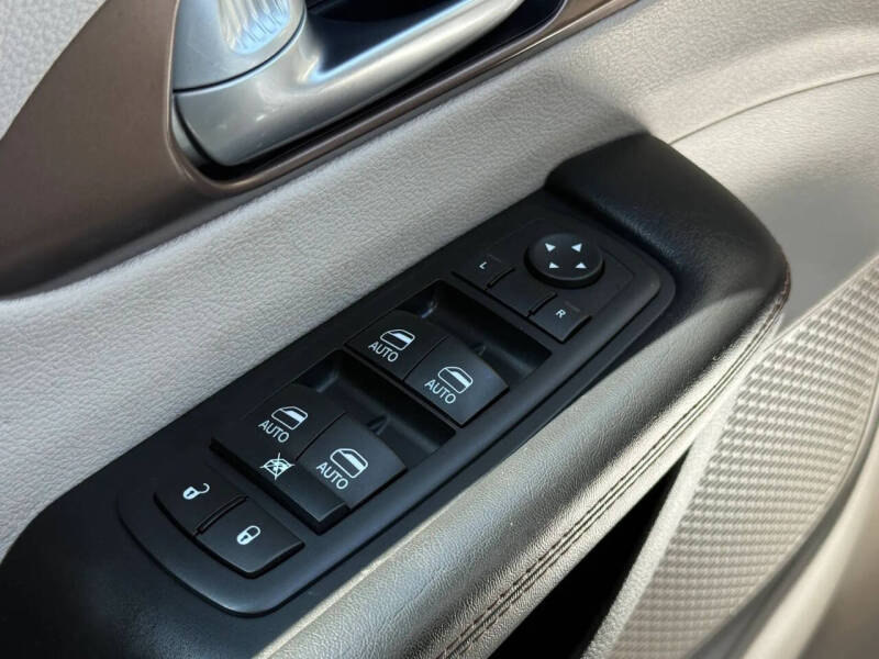 2017 Chrysler Pacifica Touring-L Plus
