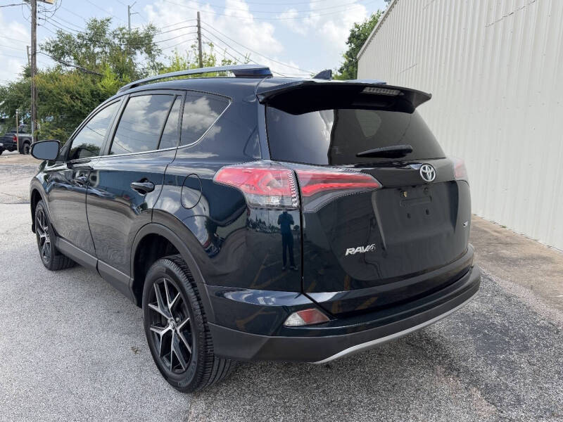 2018 Toyota RAV4 SE