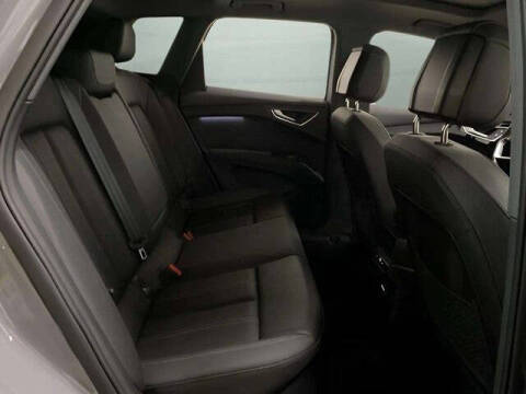 2024 Audi Q4 e-tron quattro Premium 55