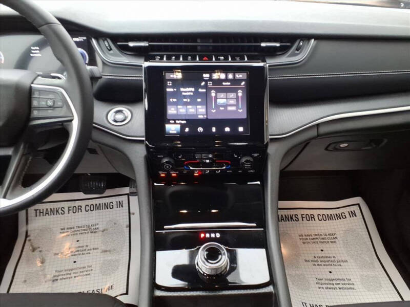 2024 Jeep Grand Cherokee Laredo