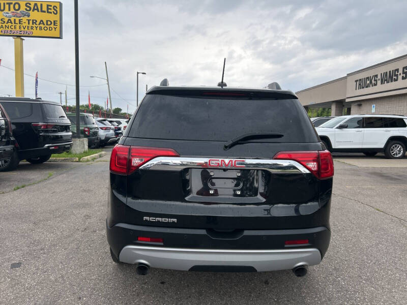 2017 GMC Acadia SLE-2