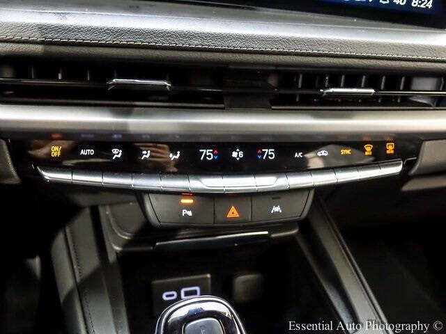 2025 Cadillac XT4 Premium Luxury