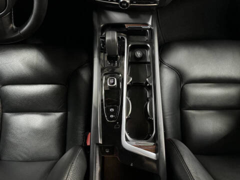 2024 Volvo S60 B5 Plus Dark Theme