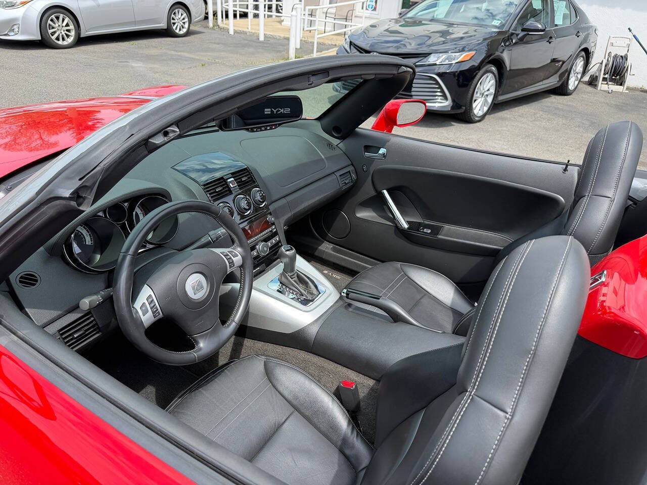 2007 Saturn SKY 18
