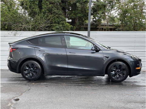 2025 Tesla Model Y Long Range