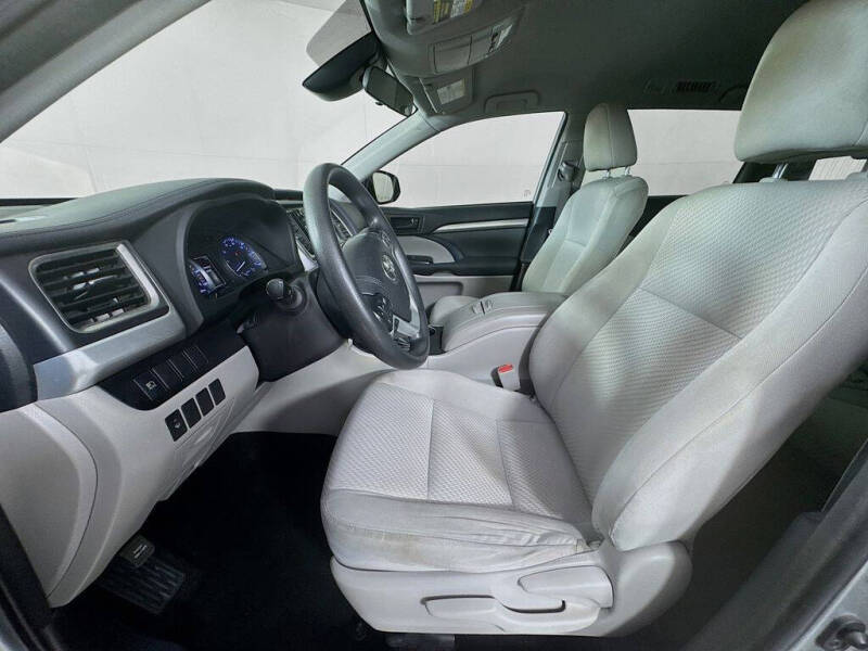 2018 Toyota Highlander LE