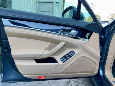 2015 Porsche Panamera