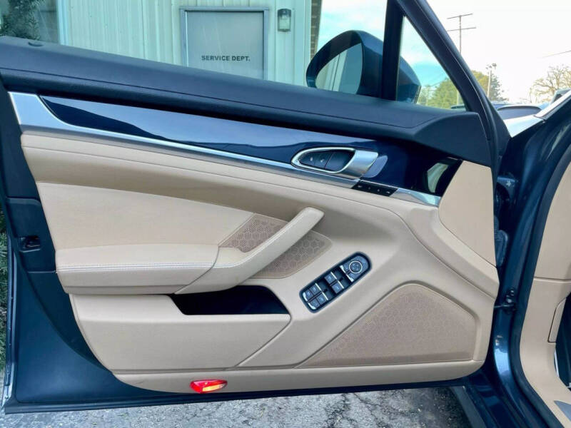 2015 Porsche Panamera