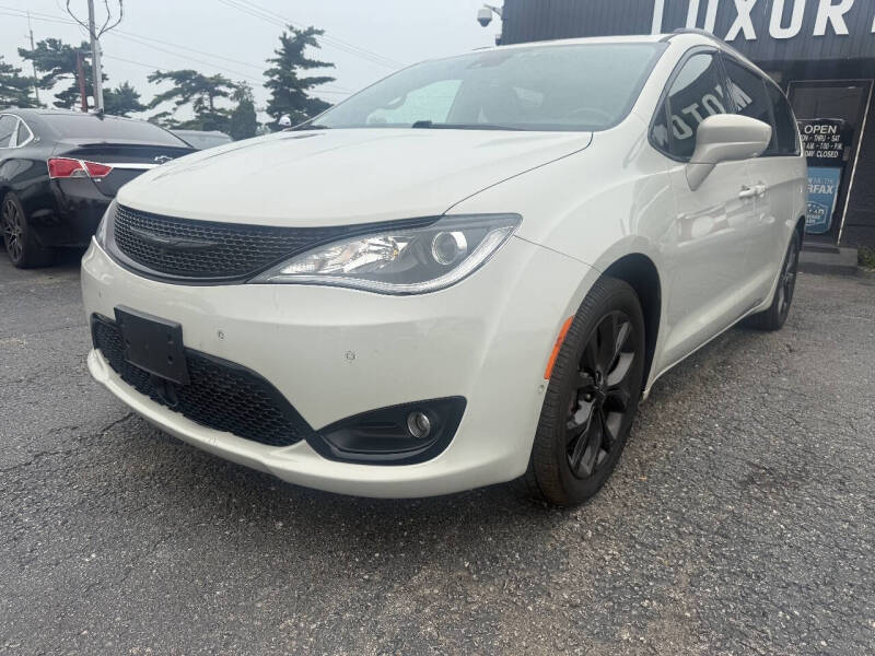 2020 Chrysler Pacifica Touring L