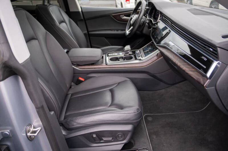 2020 Audi Q8 quattro Premium Plus 55 TFSI